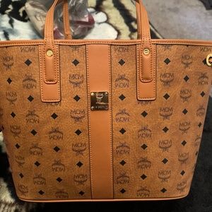 MCM reversible Liz abag